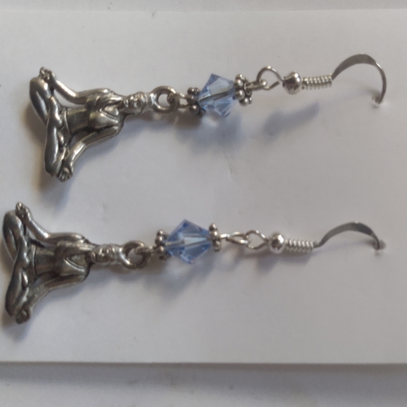 Handmade Beaded Earrings! Different colors and lengths. Prices listed $5-$10 - Picture 2 of 13